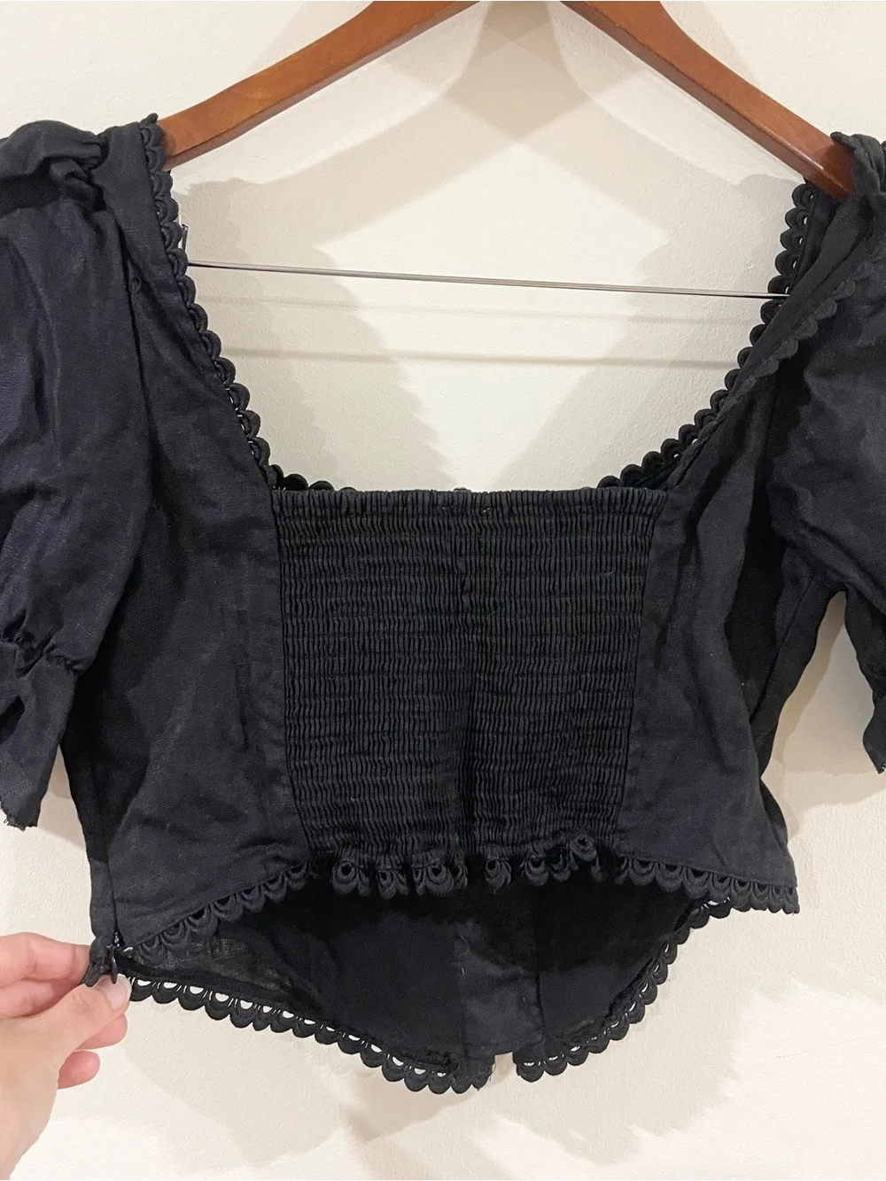 Reformation Simmie Linen Black Puff Sleeve Crop Top with Scalloped Trim size 8
